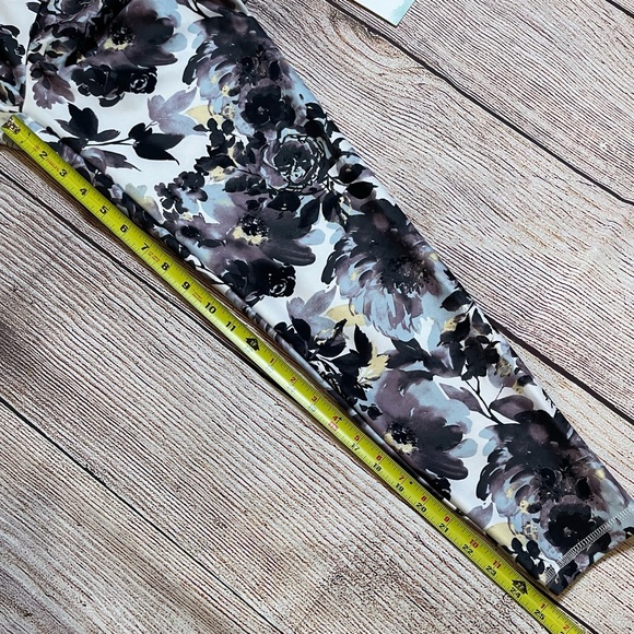 NWT SzLG Balance Collection floral leggings - Picture 4 of 4